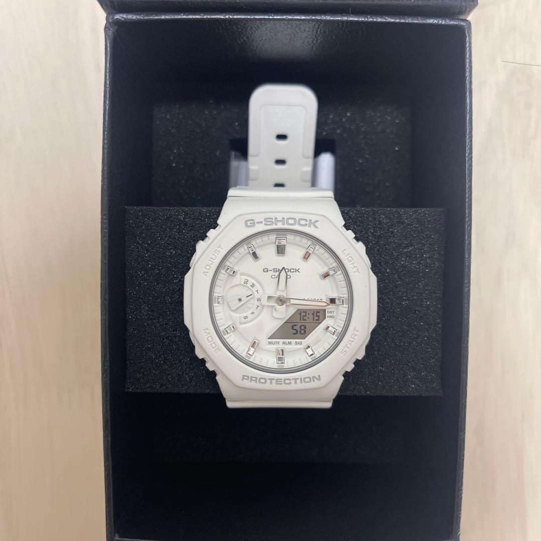 G-SHOCK ホワイト デジタル腕時計 5611