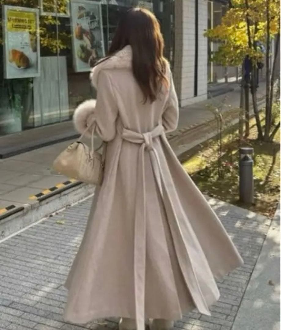 ファー付きベージュロングコート　rienda