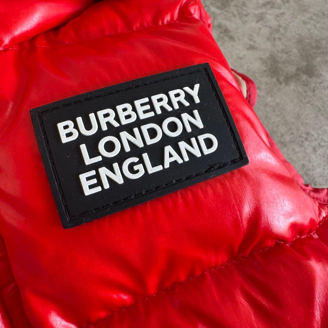 極美品 バーバリー キッズ ダウンベスト 92 赤 フード キッズ