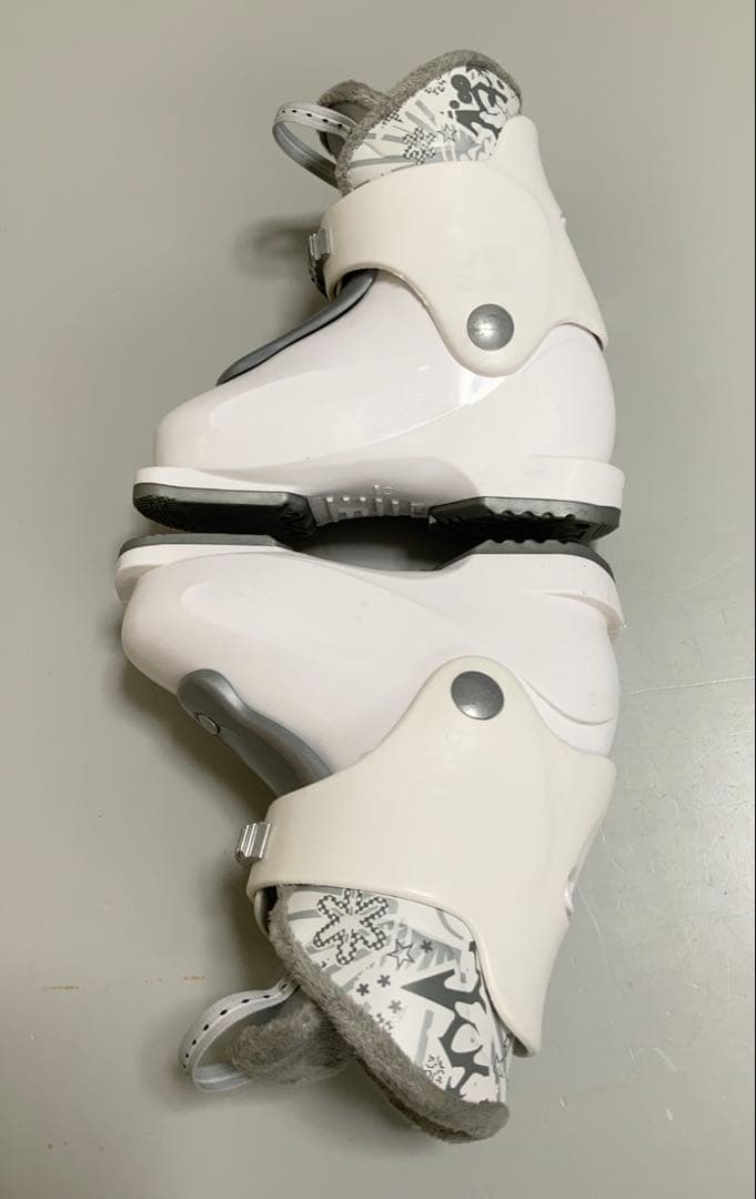 ジュニアスキー 4点セットCARVING 板80cm／ブーツ17cm