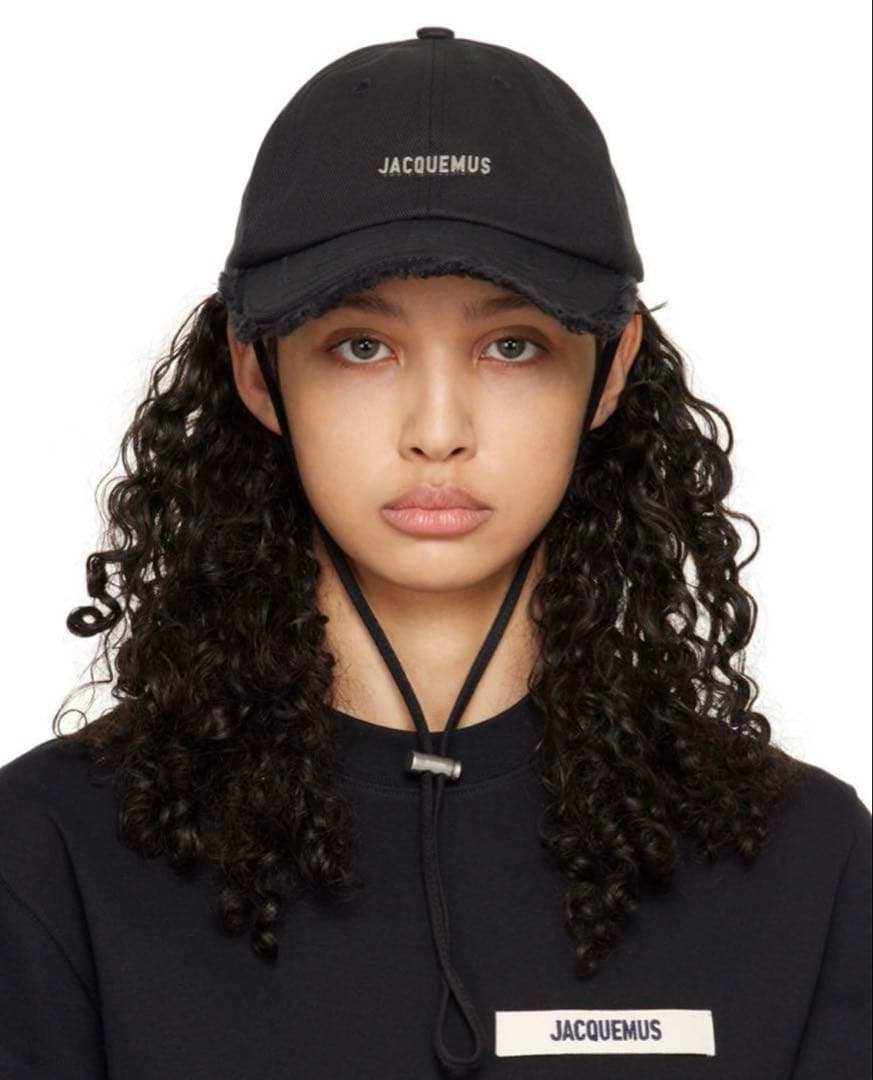 JACQUEMUS ブラック キャップ フリンジ加工