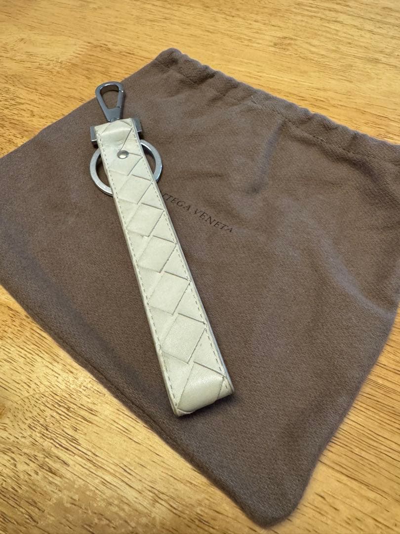 BOTTEGA VENETA キーリング(607492)アイボリー系ホワイト