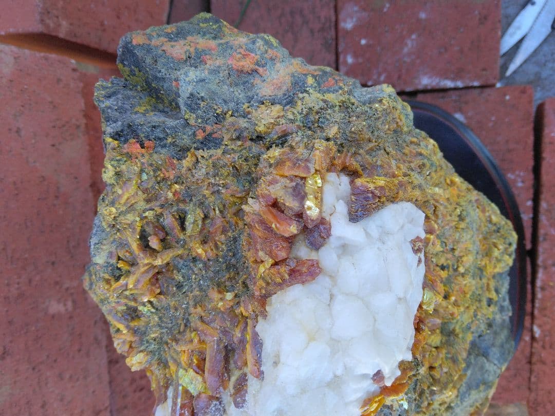 【希少!!!】オーピメント（雄黄）天然石　総重量4.7kg　　,mt610