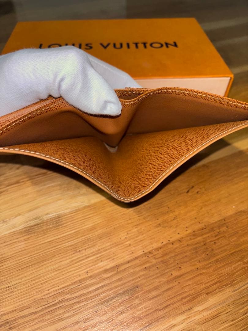 ケ*ウ様 ルイヴィトン エピ ポルトフォイユ・マルコ 二つ折り財布