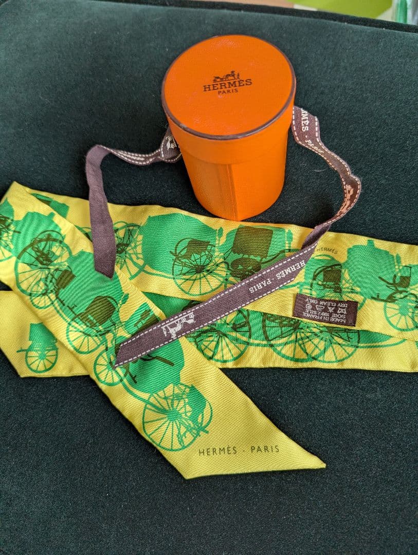 HERMES 馬車プリント スカーフ