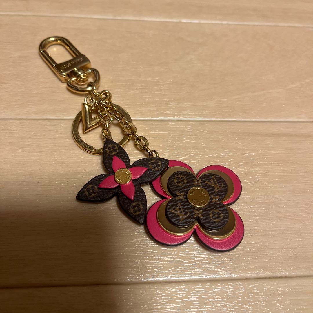 LOUIS VUITTON ヴィトン チャーム ポルトクレ ブルーミングフラワー