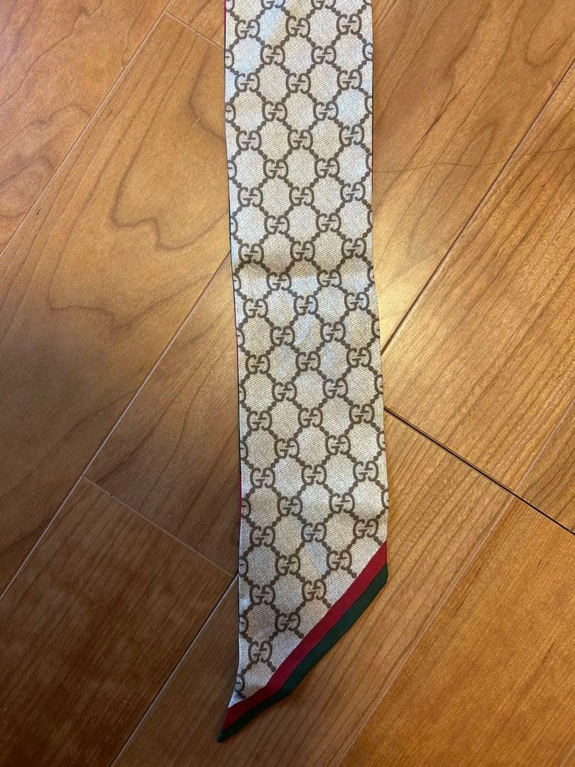 GUCCI シルクバンダナ GGパターン