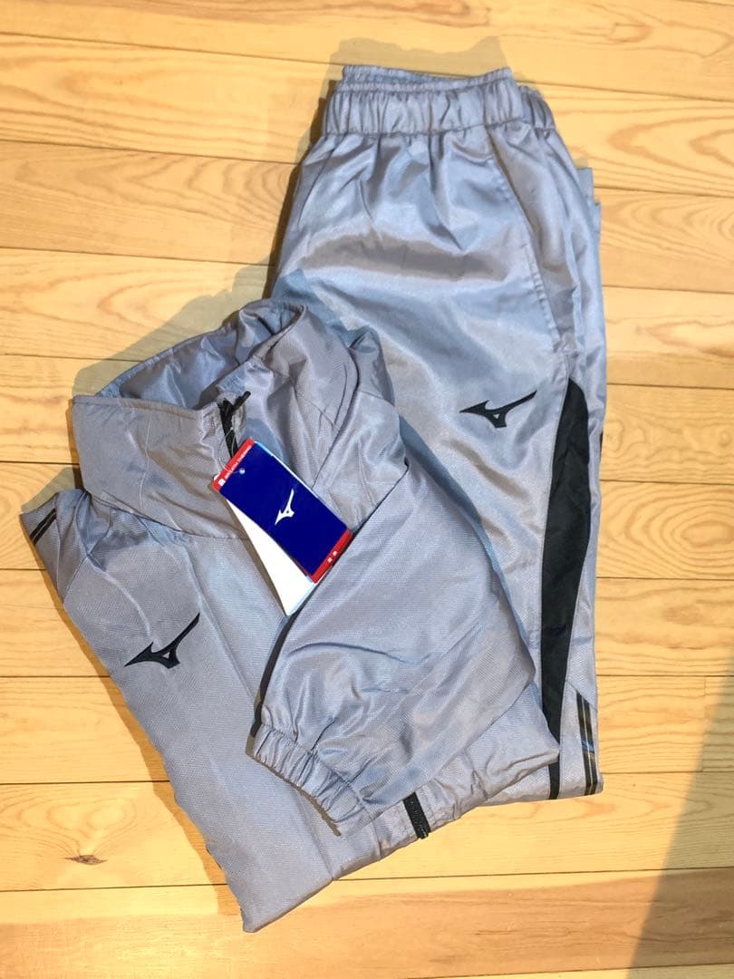新品未使用タグ付きMizuno ウィンドブレーカー上下セット グレー　ジャージ