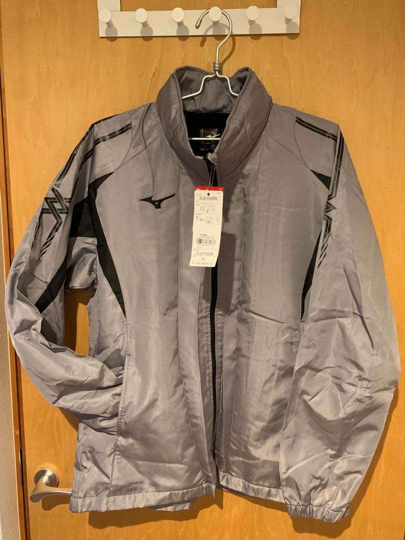 新品未使用タグ付きMizuno ウィンドブレーカー上下セット グレー　ジャージ