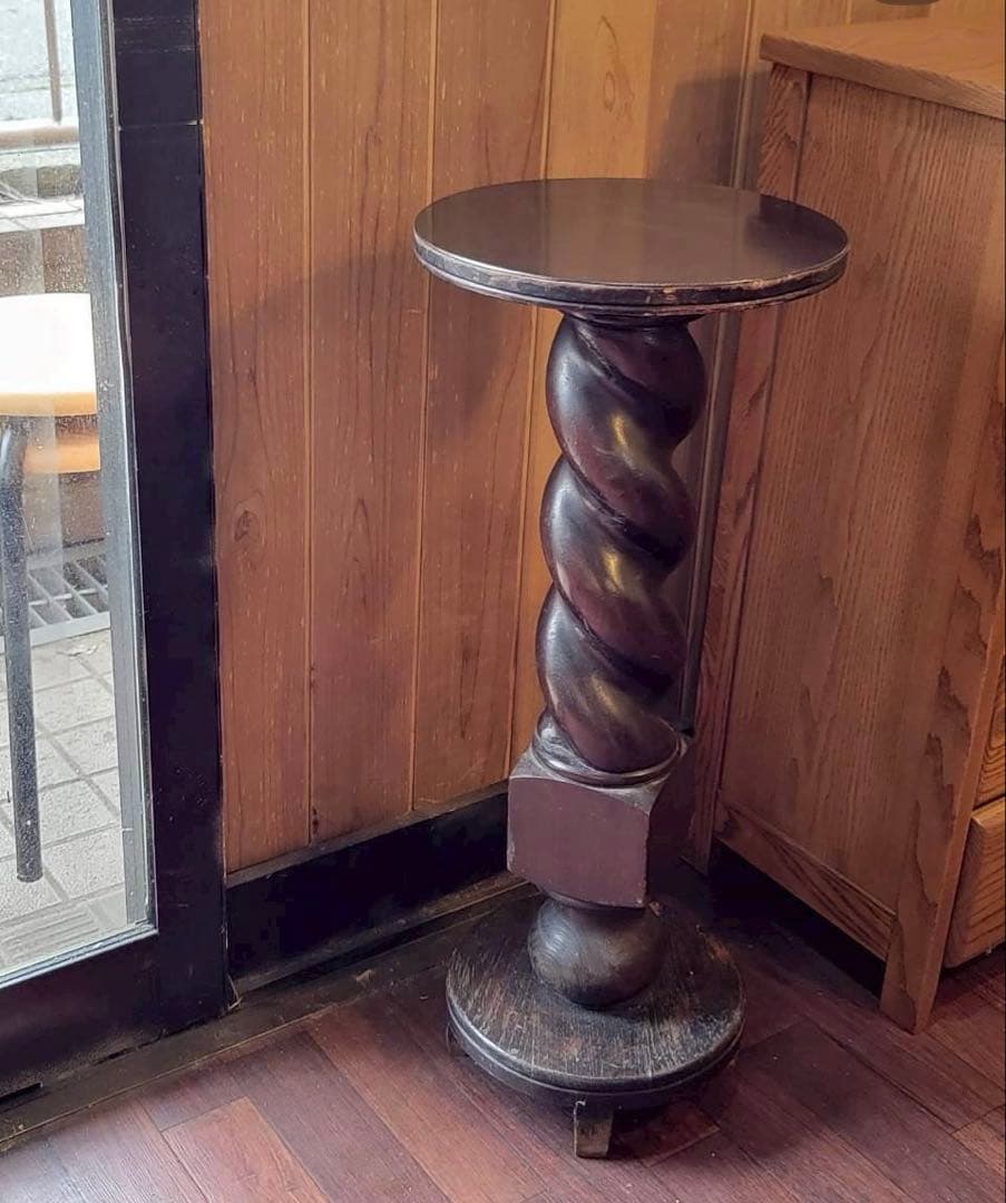 木製ツイストデザインサイドテーブル