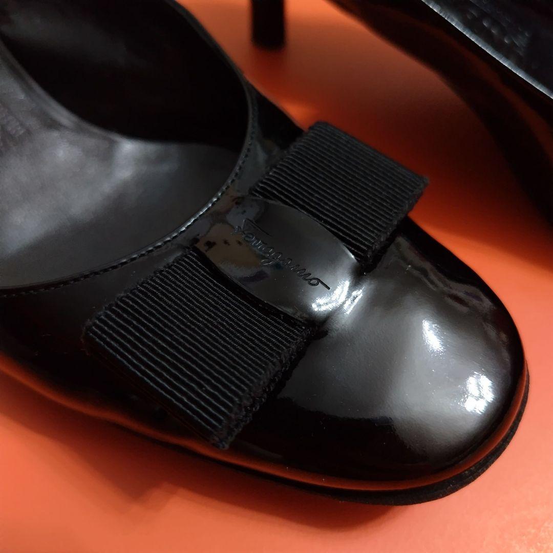 Salvatore Ferragamo エナメル リボン パンプス フェラガモ