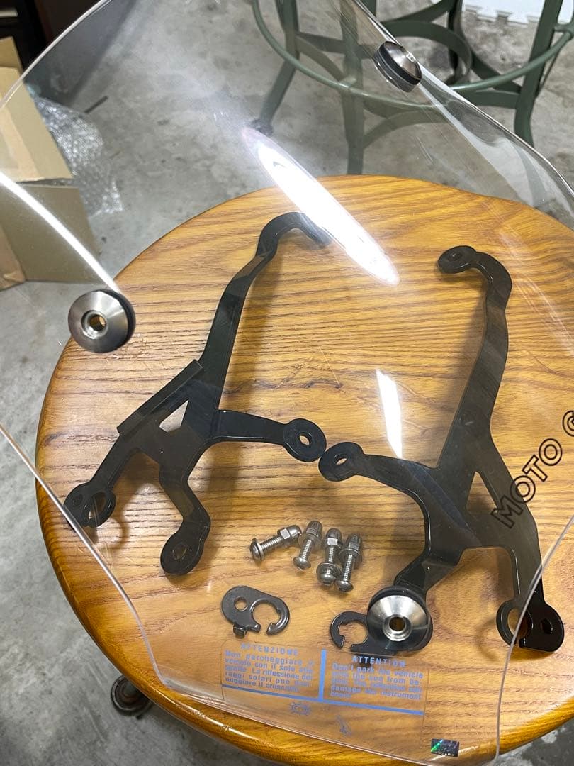 MOTO GUZZI V7純正ウインドシールド美品 付属品完備