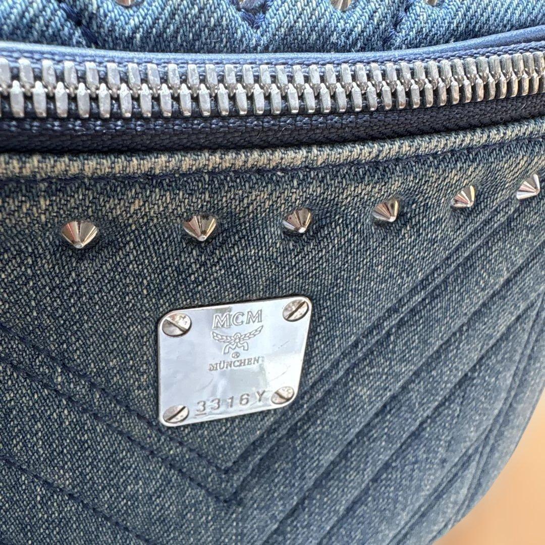 MCMのデニムコレクション スタッズ キルティング ボディバッグ　ウエストバッグ