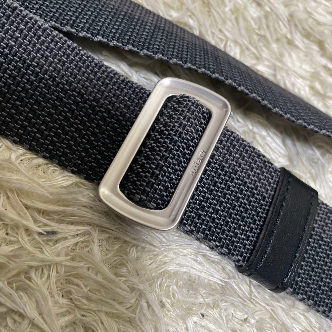 aniary アニアリ　ショルダーバッグ　メッセンジャーバッグ　ブラック　レザー