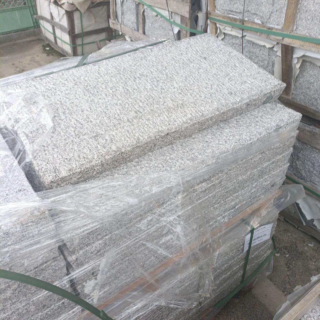 ベトナム産白敷石五面のみぎり仕上げ 一箱400✕800✕60ミリ36枚セット