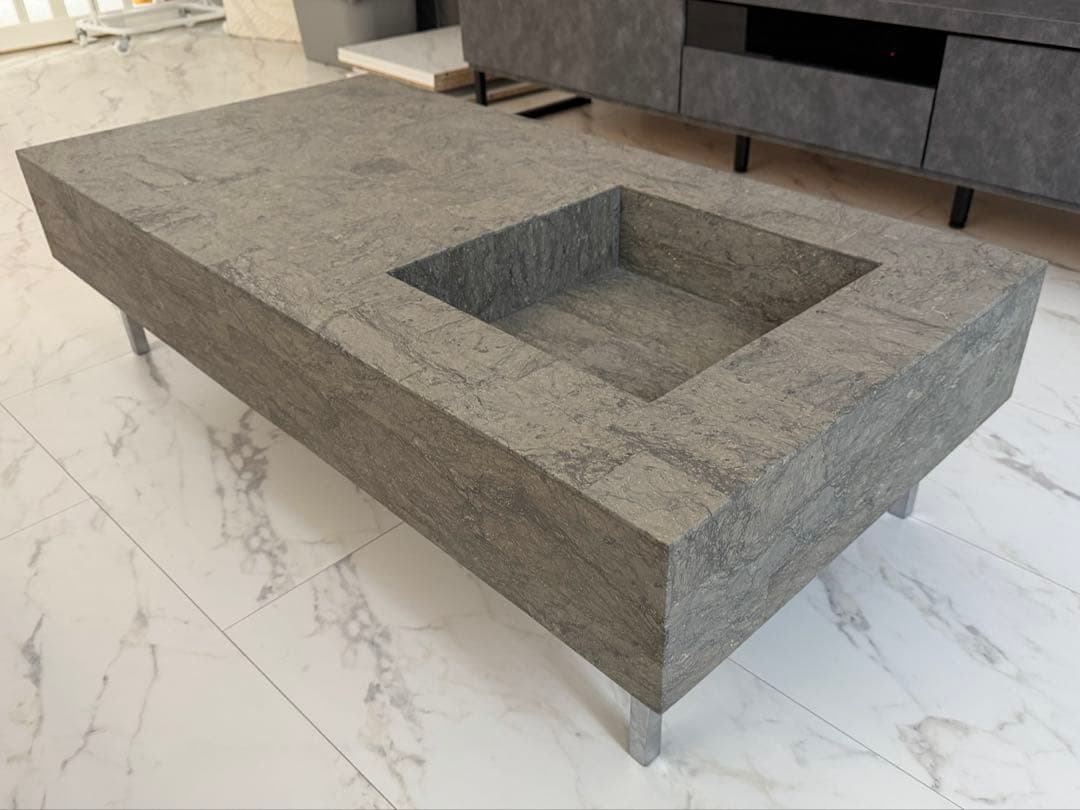 いち　HUKLA グレーのストーン調センターテーブル