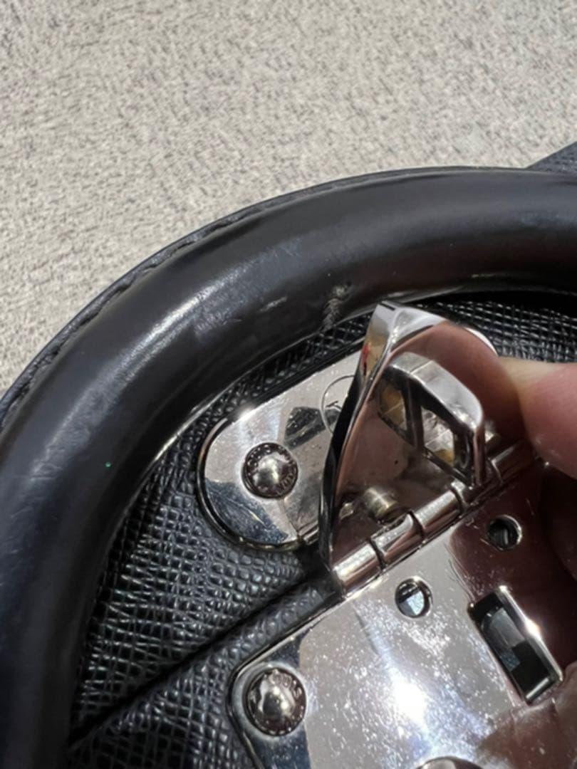 LOUIS VUITTON プレジデントタイガ　アタッシュ