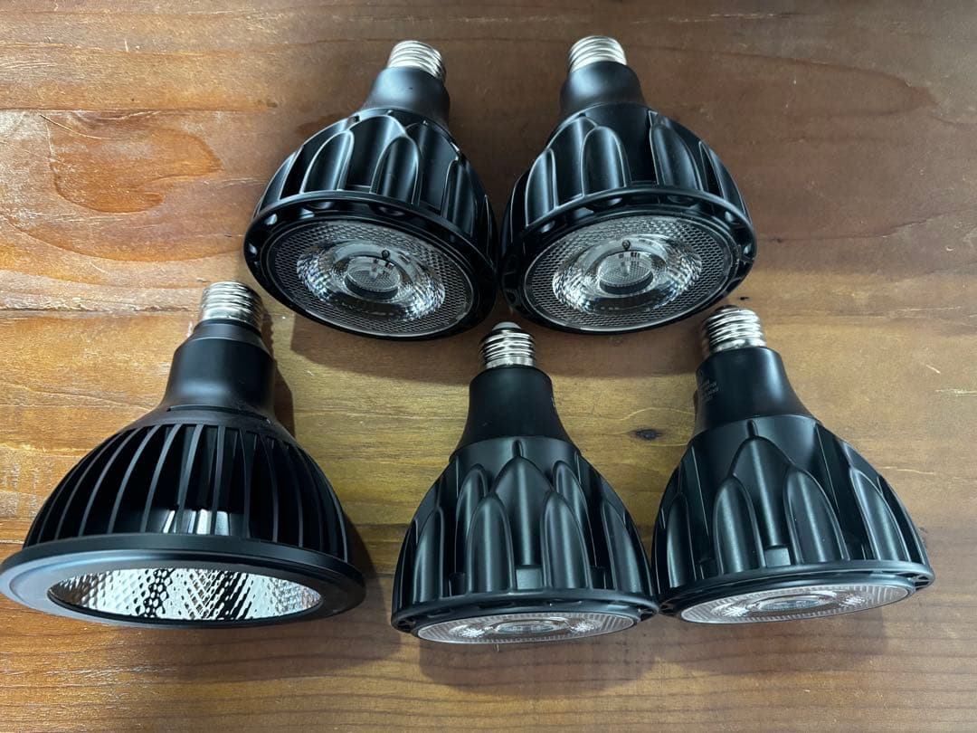 植物育成ライト　セット売り　内容（BRIM×3個、HaruDesign×2個）