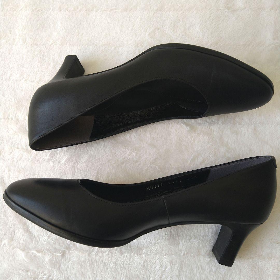 美品 REGAL リーガル プラチナム パンプス 22.5cm 黒 F14J