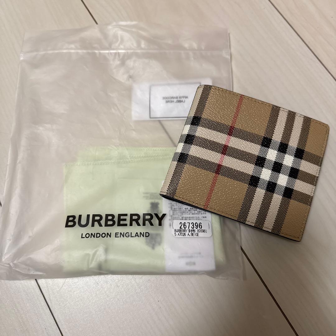 BURBERRY 二つ折り財布 ベージュ チェック柄