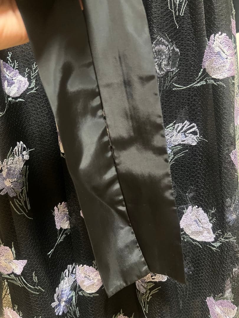 レトロフラワー刺繍ワンピース