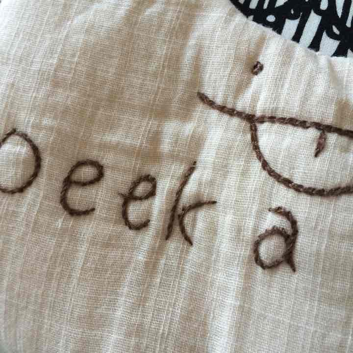 再販可能＊ふかふか刺繍スタイ✳︎peek a boo✳︎