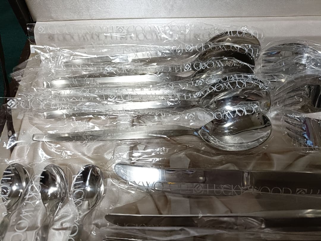 ラッキーウッド 18-12 カトラリー デラックス 24本