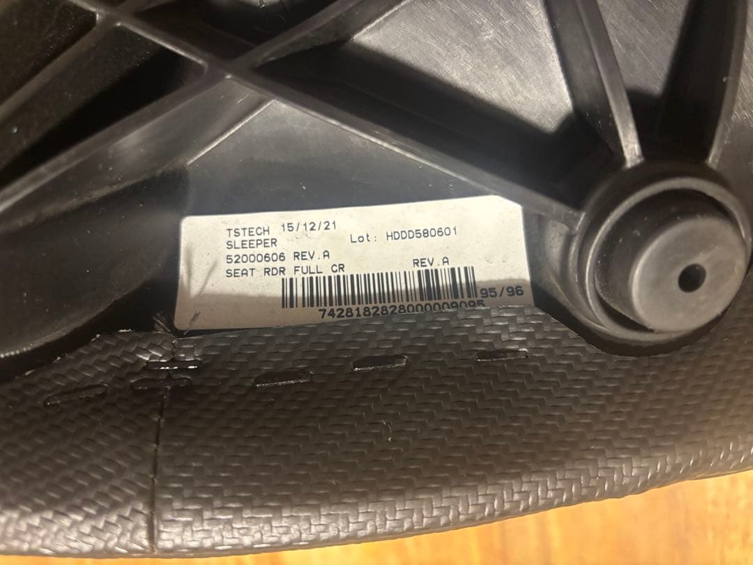 FXBB シート ハーレー 純正 ストリートボブ　新車外し　美品