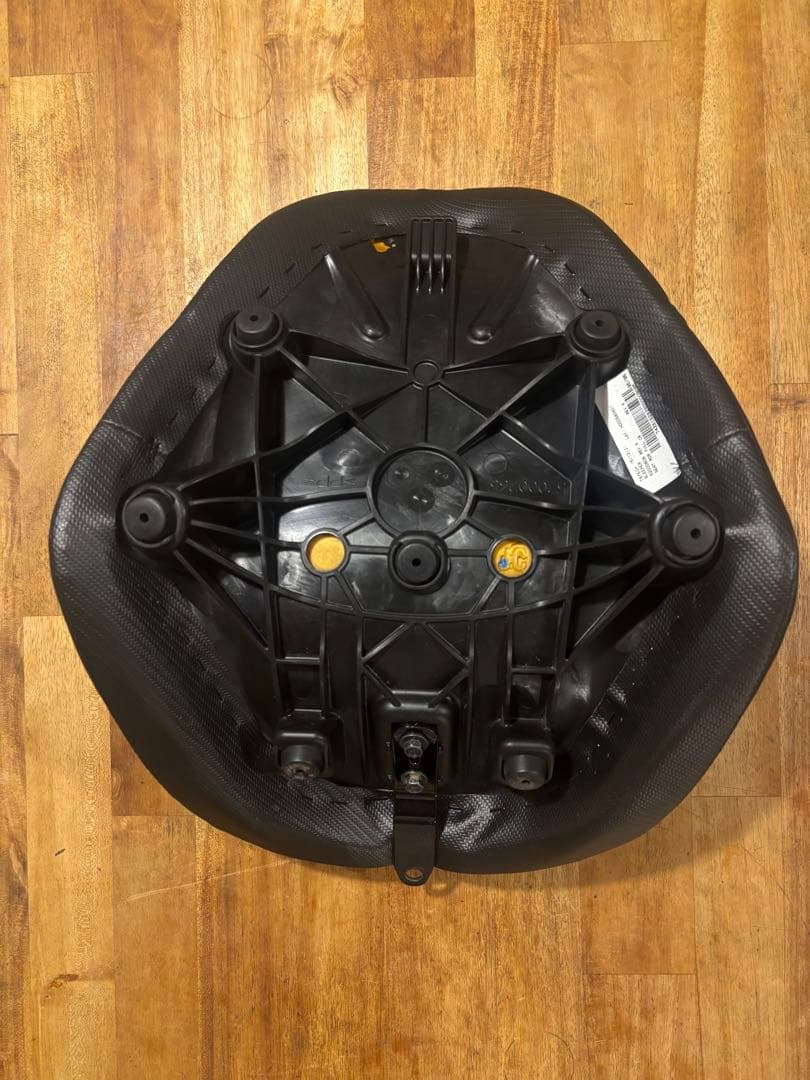 FXBB シート ハーレー 純正 ストリートボブ　新車外し　美品