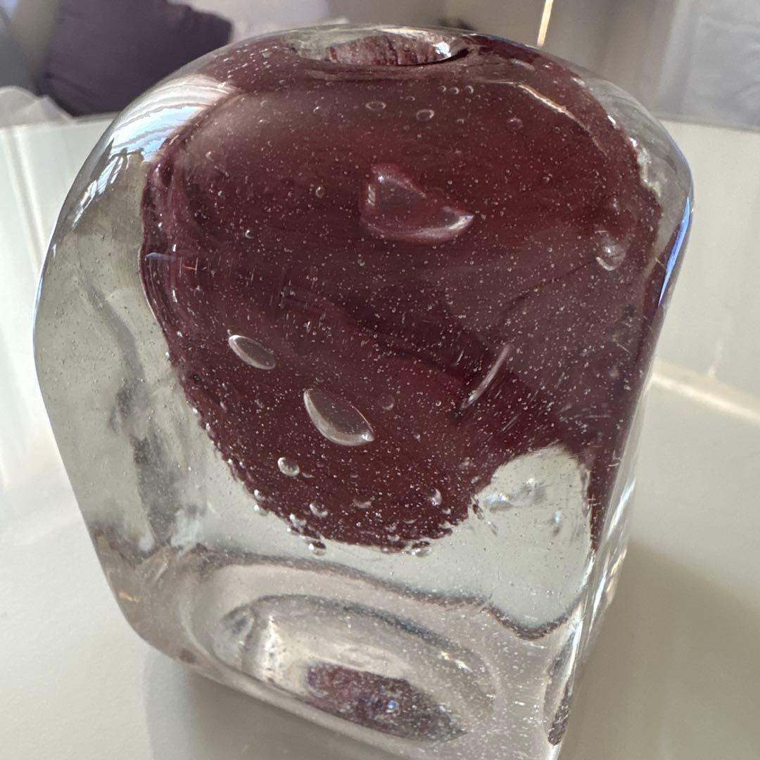 【⭐️稀少】赤紫色のガラス花瓶　ヘンリーディーン　ワインレッド