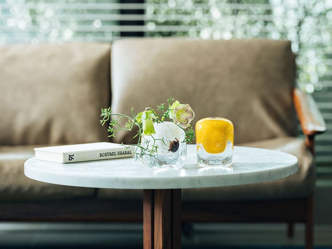 【⭐️稀少】赤紫色のガラス花瓶　ヘンリーディーン　ワインレッド