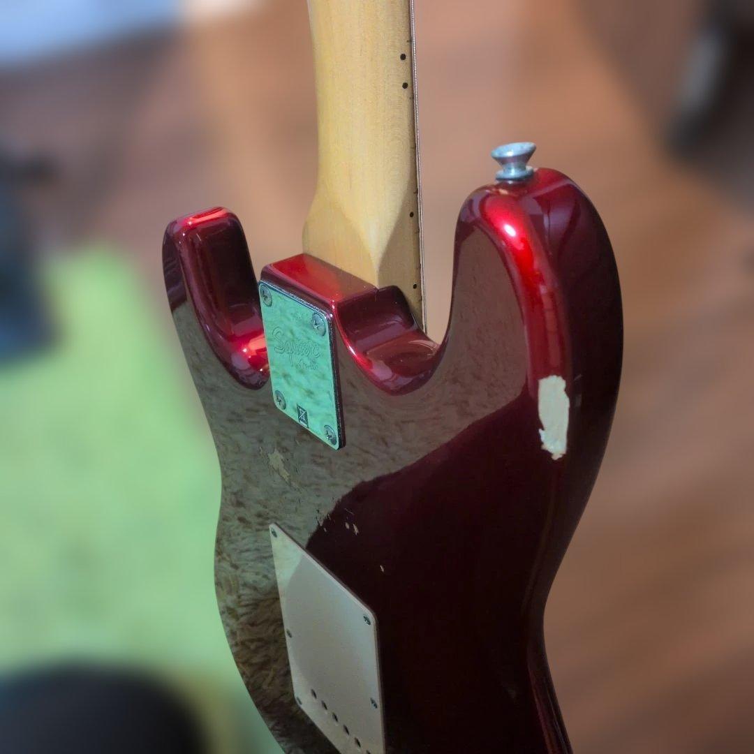 Squier Stratocaster　ジャンク傷あり。 エレキギター レッド