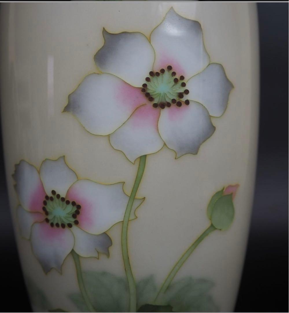 送料無料最上級　田村七宝謹製　白地花紋七宝花瓶　銀銘 有線・無線七宝