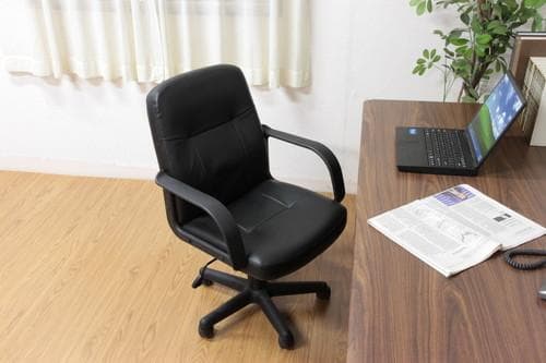 《新品・送料無料》レザーチェアー（ロー）　2