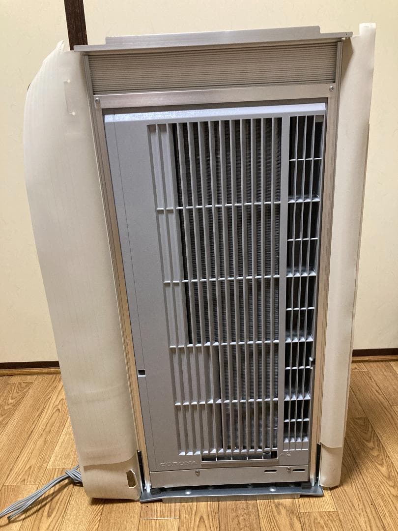 ★未使用近く2025年最新型　コロナ窓用エアコン CW-F1825R-W冷房専用