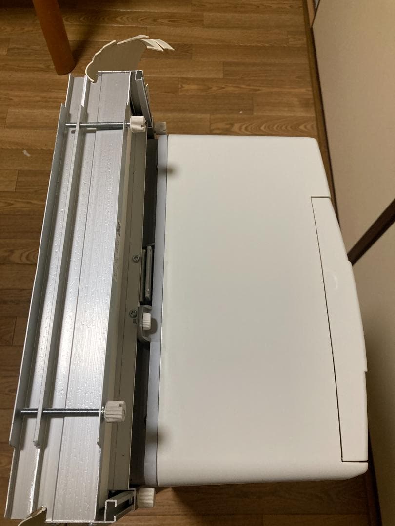 ★未使用近く2025年最新型　コロナ窓用エアコン CW-F1825R-W冷房専用