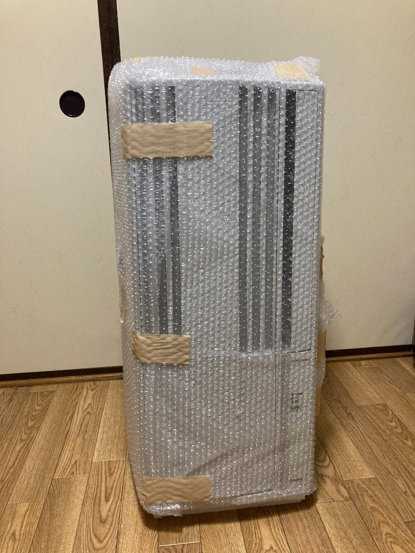 ★未使用近く2025年最新型　コロナ窓用エアコン CW-F1825R-W冷房専用