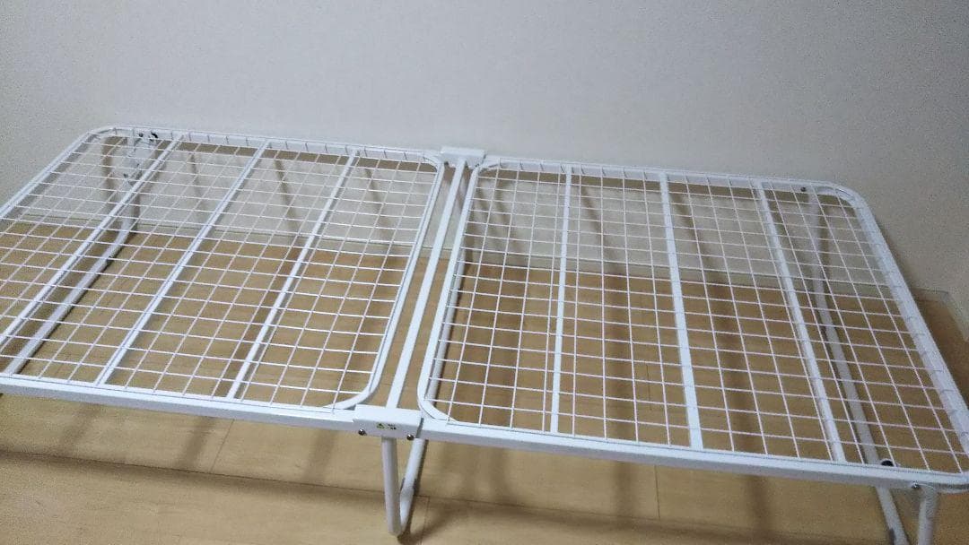 折り畳みベッド スチールフレーム 一人暮らし 激安価格　寝室