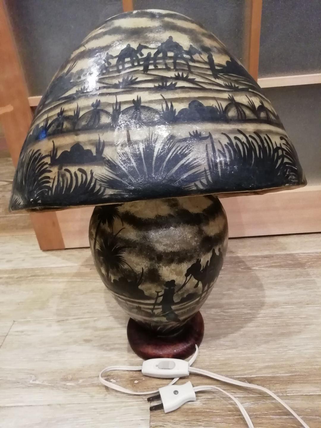 ラクダの皮で作ったランプ　月の砂漠