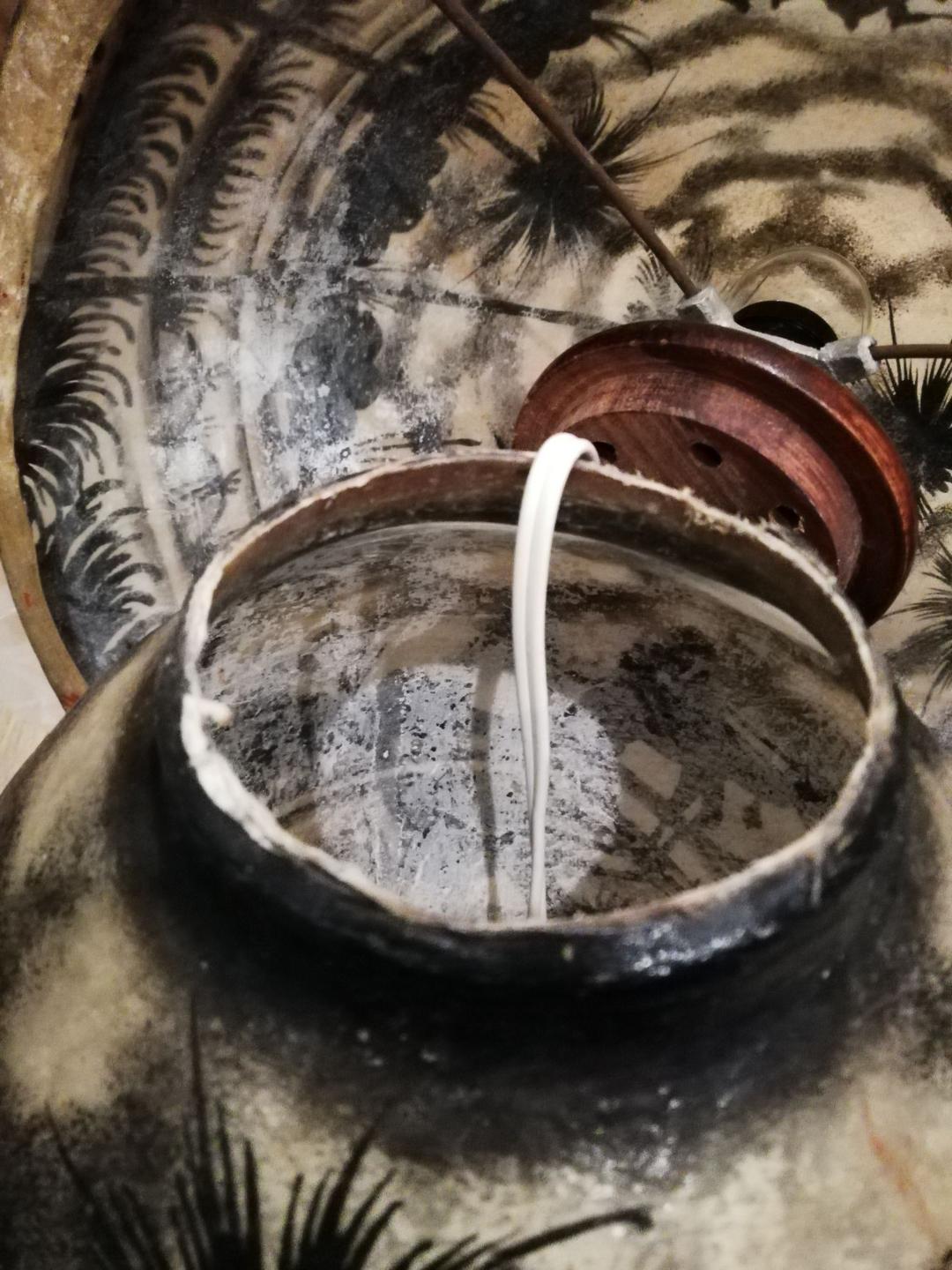 ラクダの皮で作ったランプ　月の砂漠