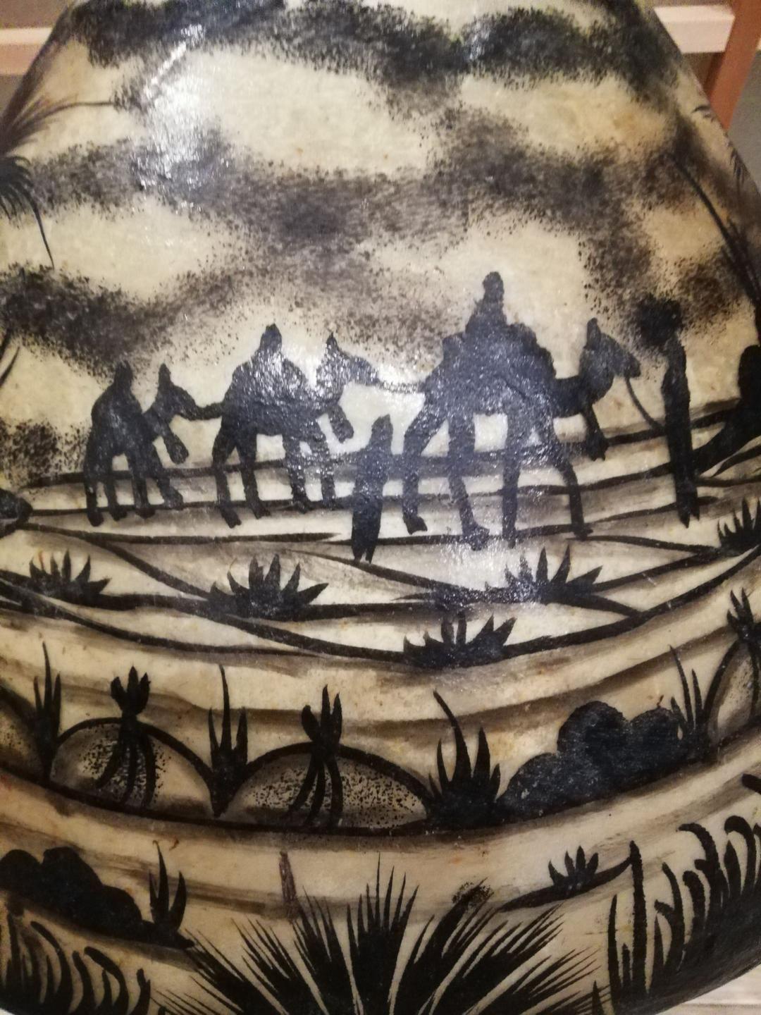 ラクダの皮で作ったランプ　月の砂漠