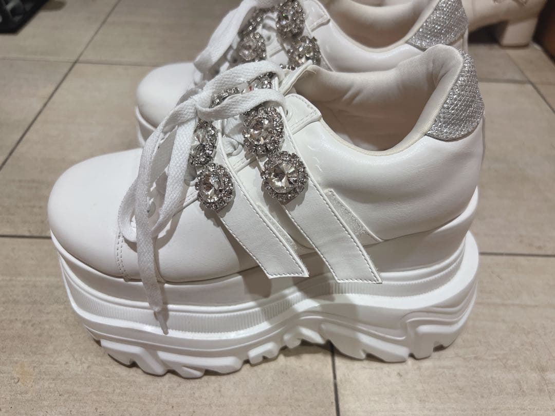 michellMacaron ボリュームソールビジューベルトスニーカー