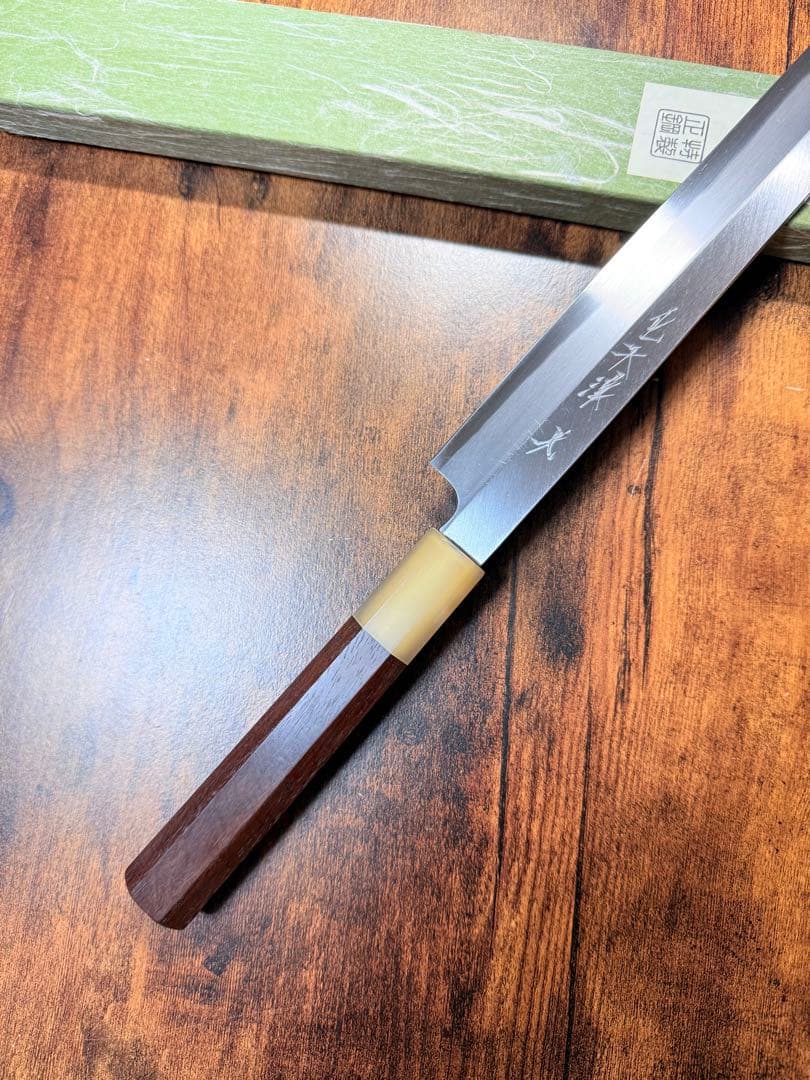 森本光一作　左用　蛸引 先丸　青鋼 紋鍛錬 9寸　紫檀白水牛八角柄