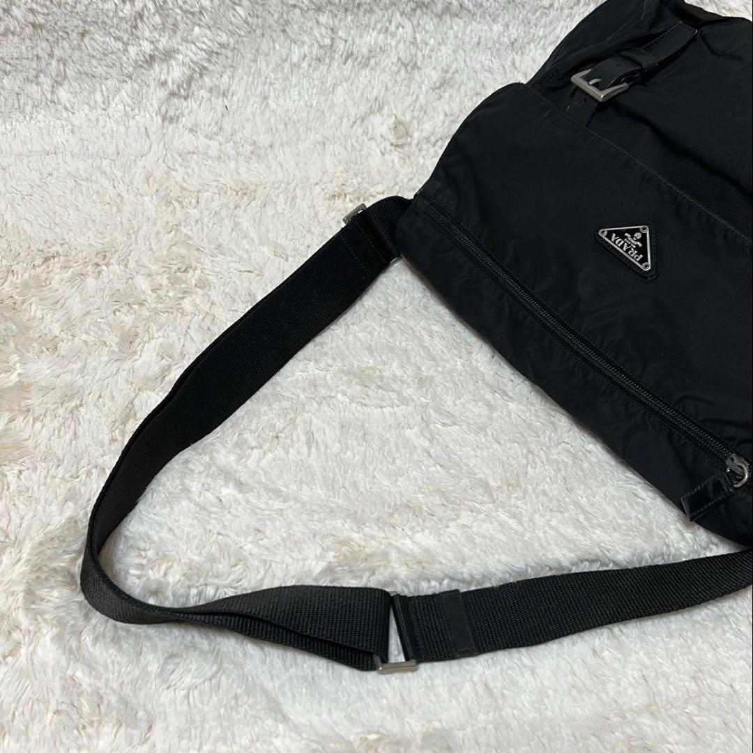 ✨️美品✨️ プラダ ショルダーバッグ メッセンジャー ナイロン 黒 白タグ