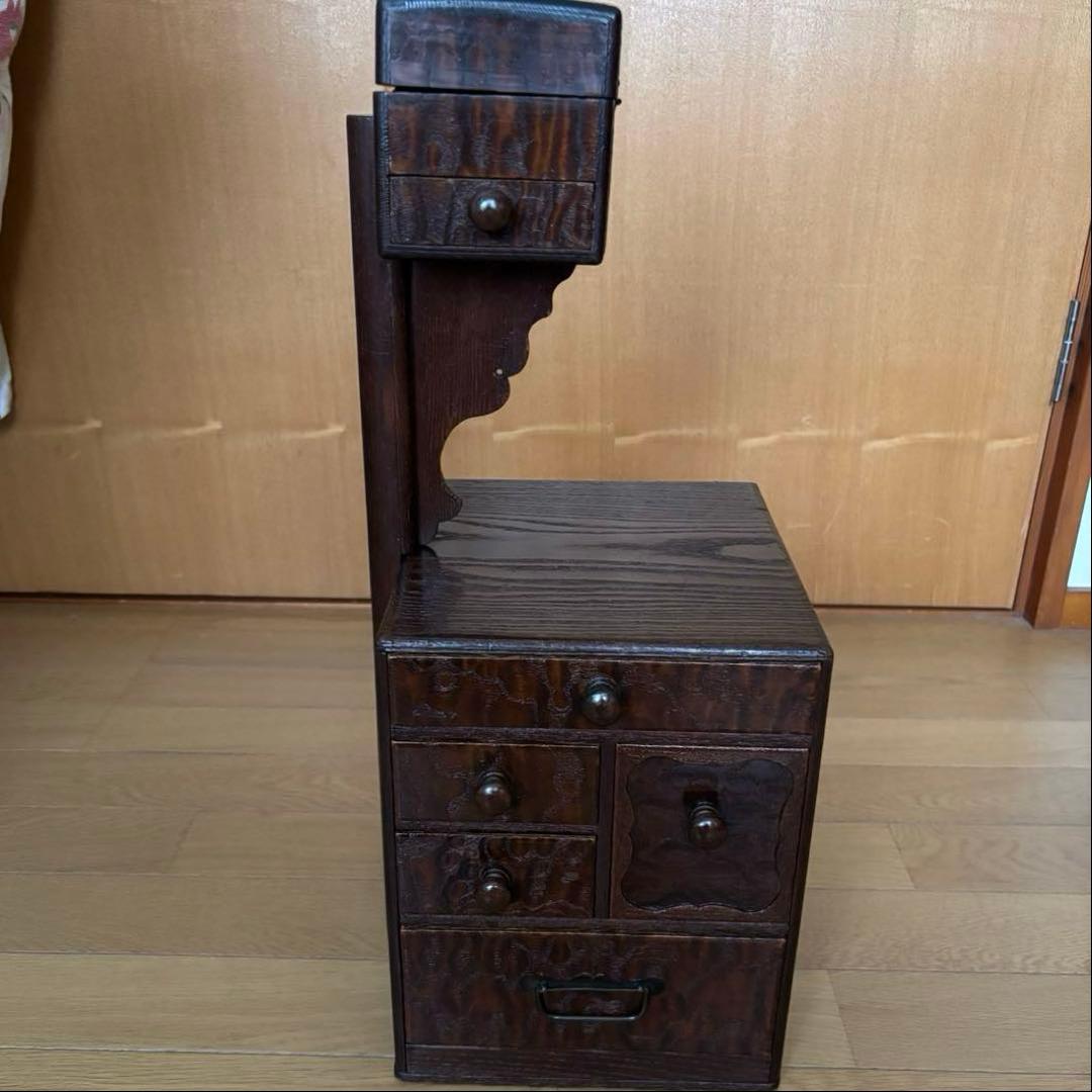 アンティークの木製の裁縫箱