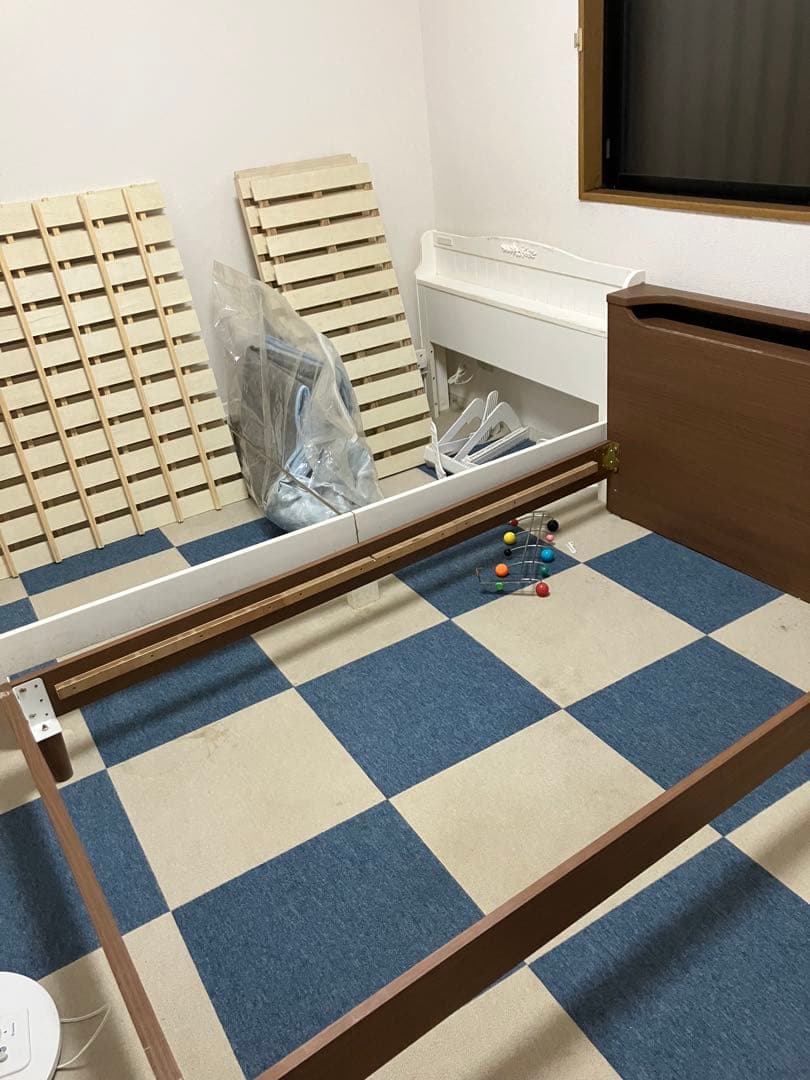 セミダブルベッド　120cmx200cm 2セットのみ