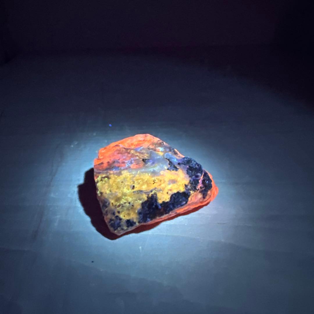 北海道石　然別オパール　蛍光オパール71g