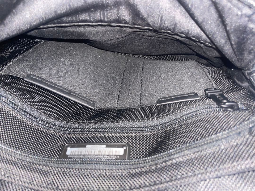 【極美品】TUMI 22105 DH メッセンジャーバッグ