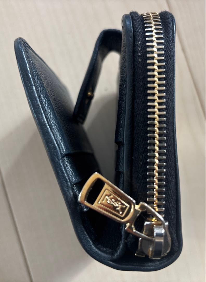 YSL 黒 レザー 二つ折り財布