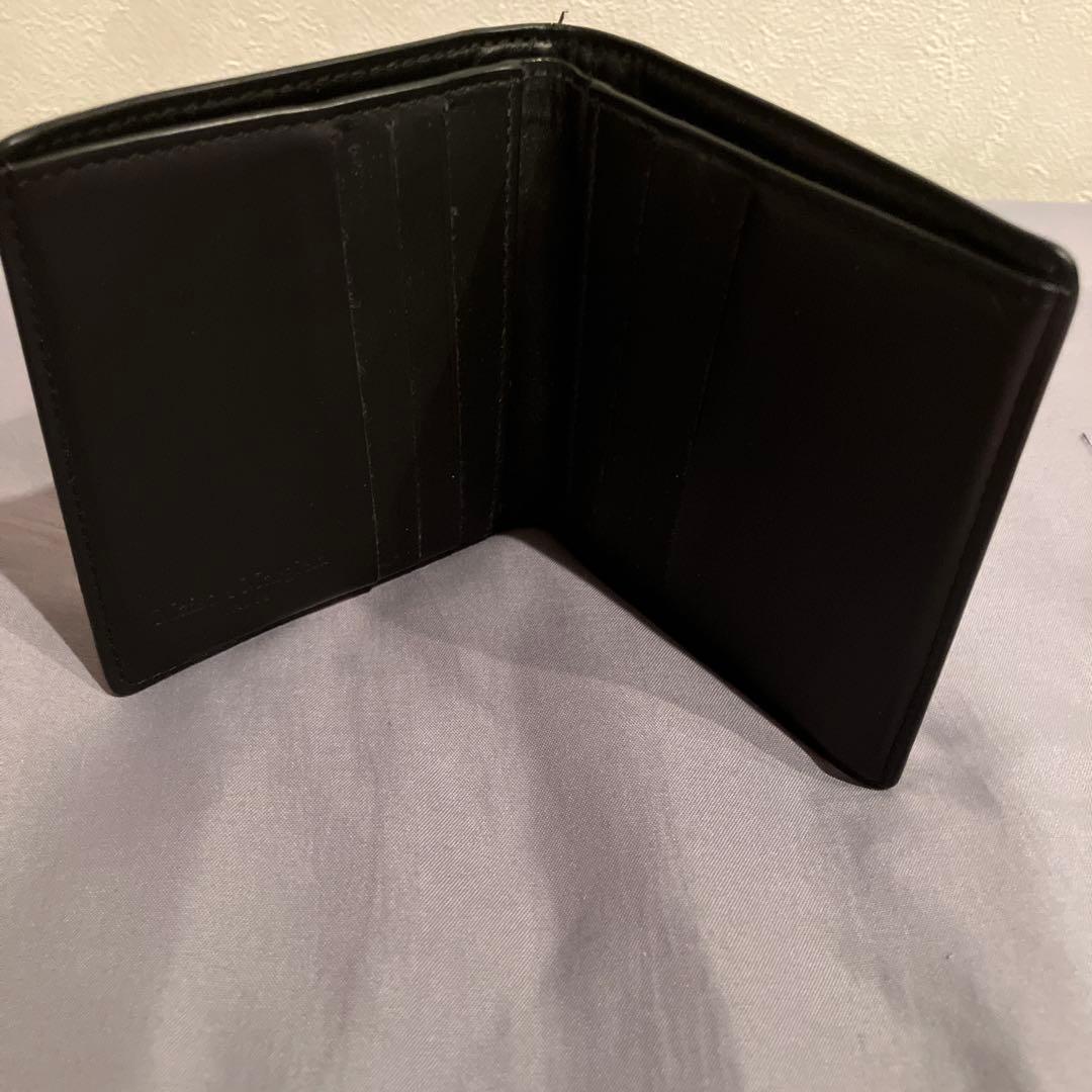 ブラックレザー 二つ折り財布